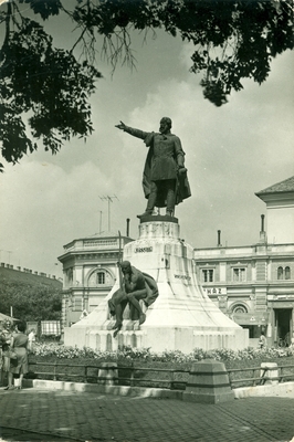 1963 Kossuth szobor