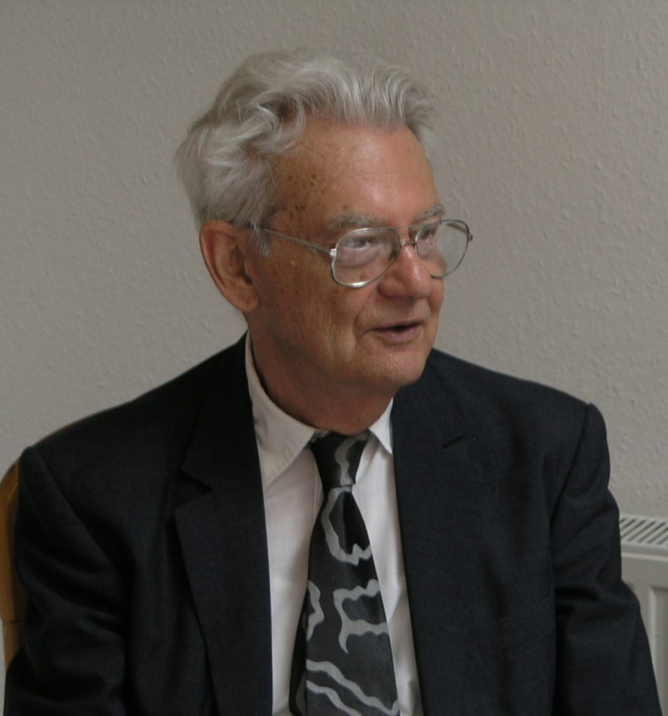 Dr. Orosz László irodalomtörténész, tanár portréja