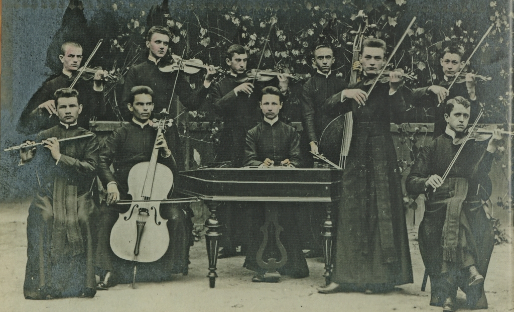 Papnövendékek zenekara, 1906