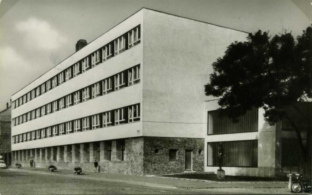Ének-Zenei Általános Iskola, Kecskemét, Katona József tér 4. (1964-től 1981-ig).