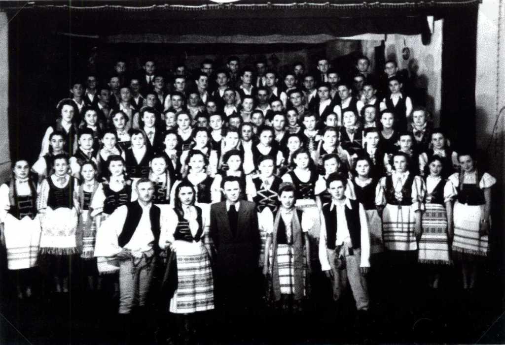 A Székelyfonó műkedvelők előadásában, Dombóváron, 1952/53-ban. (fotó)